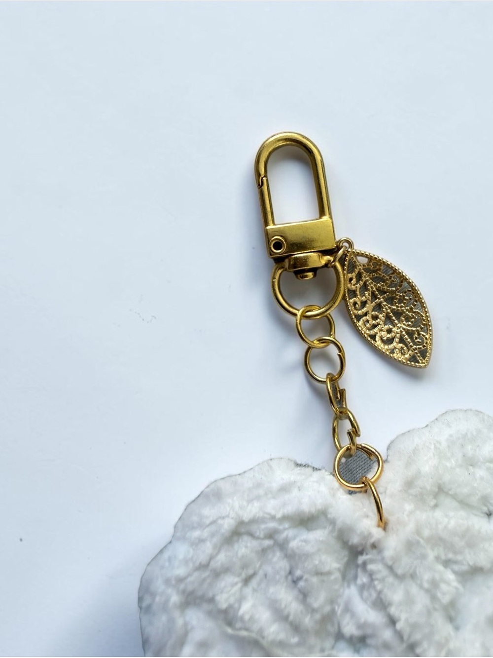 Handmade Crochet Daisy Bag Charm - Plush White & Yellow Flower - Picture 3 of 3